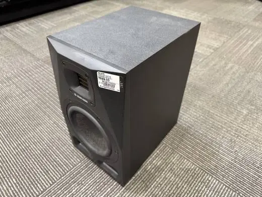 ADAM AD-A7V Studio Monitor 2